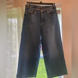 Size 10 wide leg Universal Thread jeans